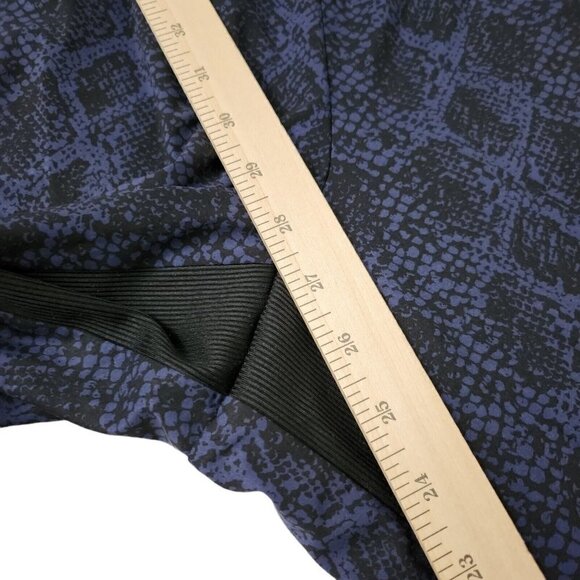 Athleta‎ Womens Brooklyn Jogger Pants 8 Navy Blue Python Snake Print Outdoor - Picture 13 of 13